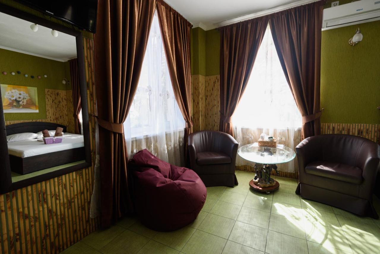 Maiami Hotel Nikopol' Exterior foto