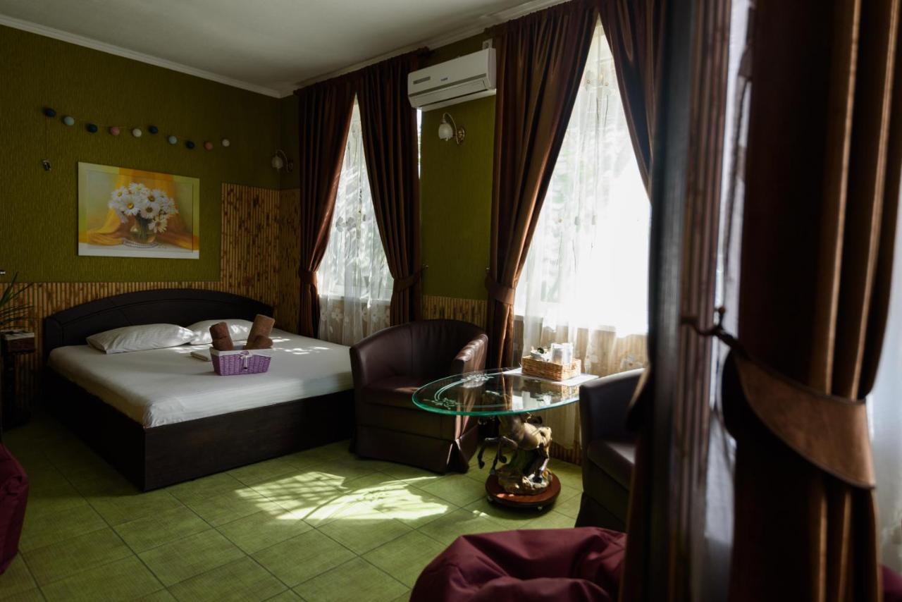 Maiami Hotel Nikopol' Exterior foto